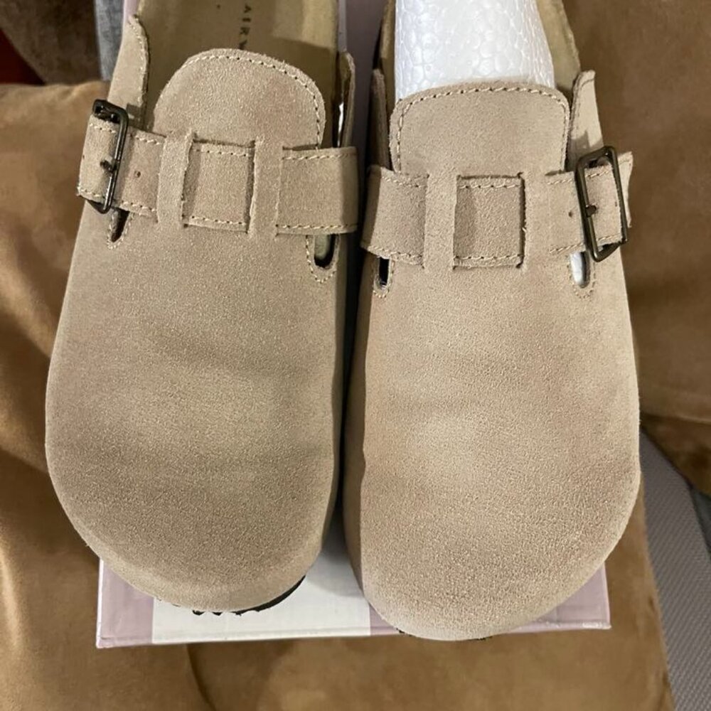 Aitwalk abby clog  mules Suede Leather color sand size 8.5 womens